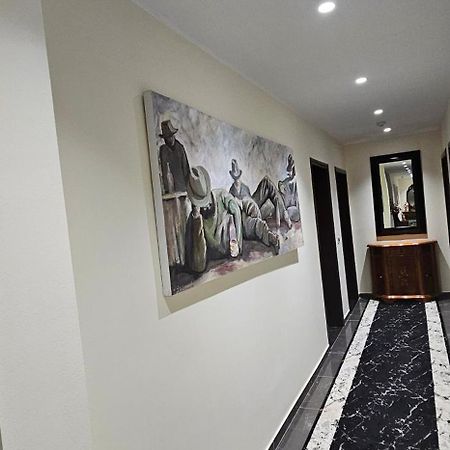 Hotel Pirro Влёра Экстерьер фото