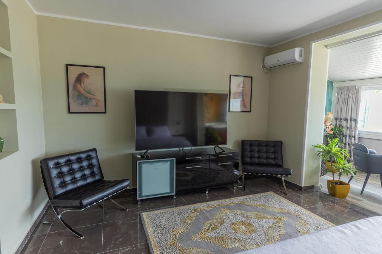 Hotel Pirro Влёра Экстерьер фото